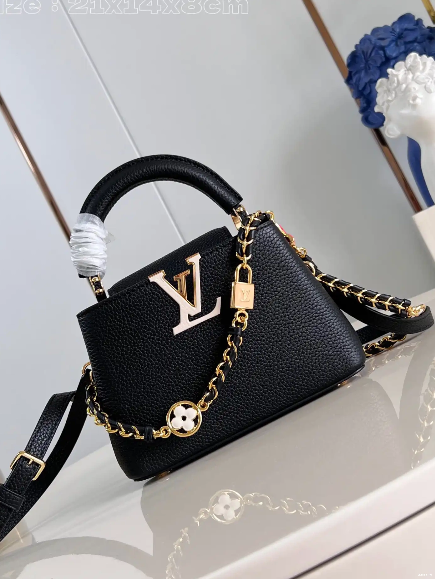 MINI-21*14*8CM LOUIS VUITTON CAPUCINES 0515